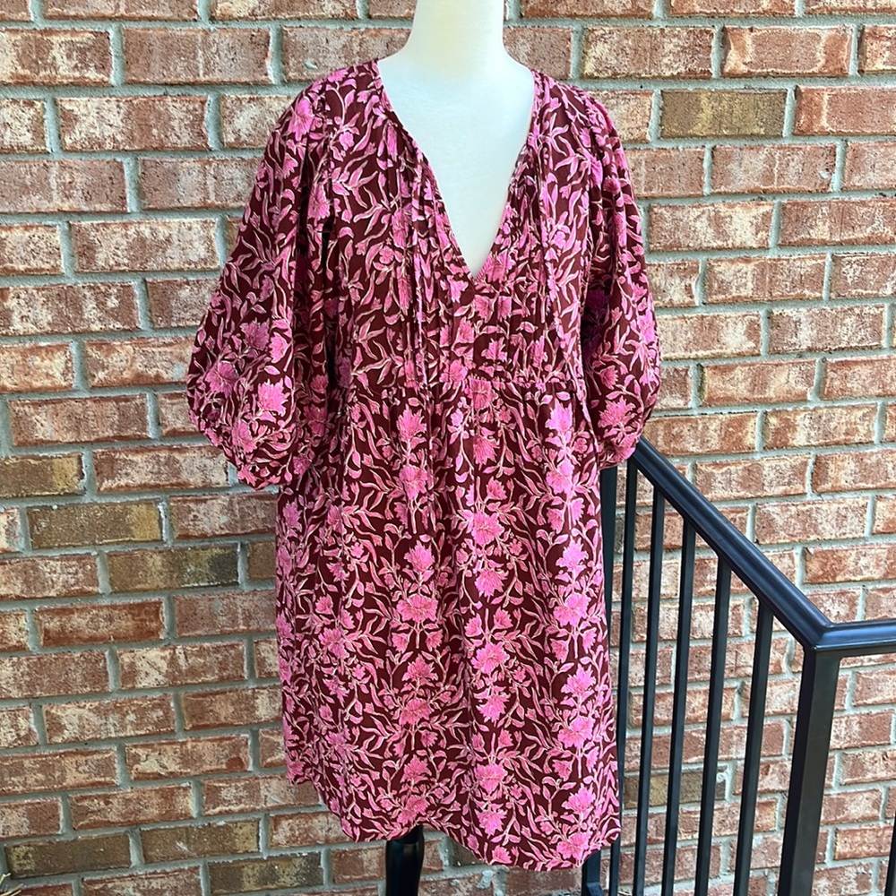 Women’s elbow sleeve dress